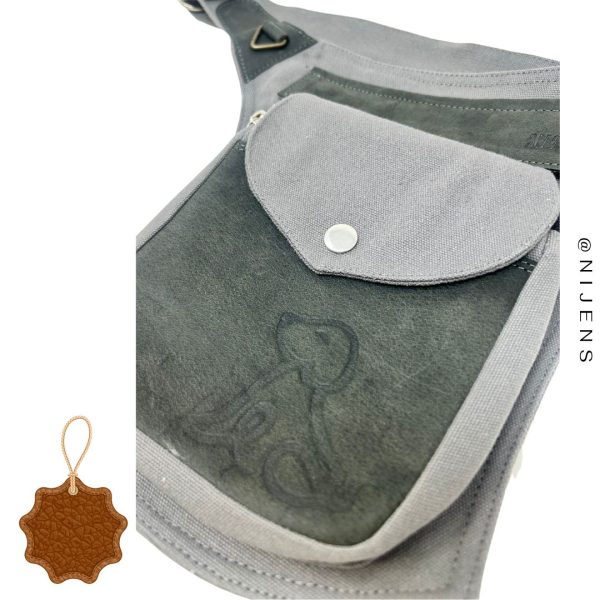 Gassitasche LEDER mit Prägung: Hund Schwarz & Grau – Bild 2